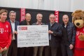 FC Bayern obdaroval Bavorskú štátnu školu 2015